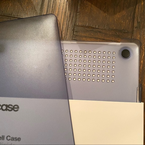 In case MacBook Pro 13 inch Dots Hardshell - Picture 4 of 7